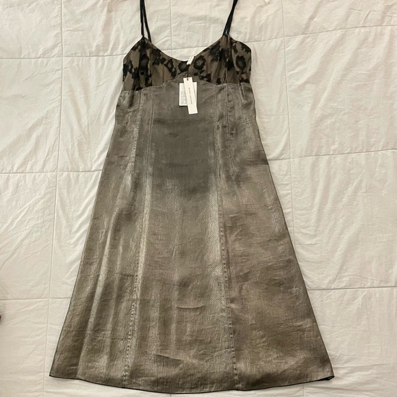 Marc Jacobs gunmetal silk gown. - Picture 4 of 5